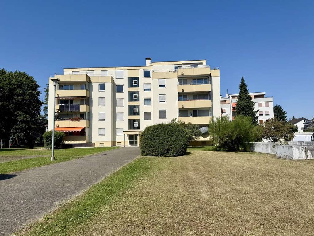 Immobilie in Grenzach-Wyhlen - 4 Zimmer Wohnung mit Lift und Tiefgarage - Bild 1
