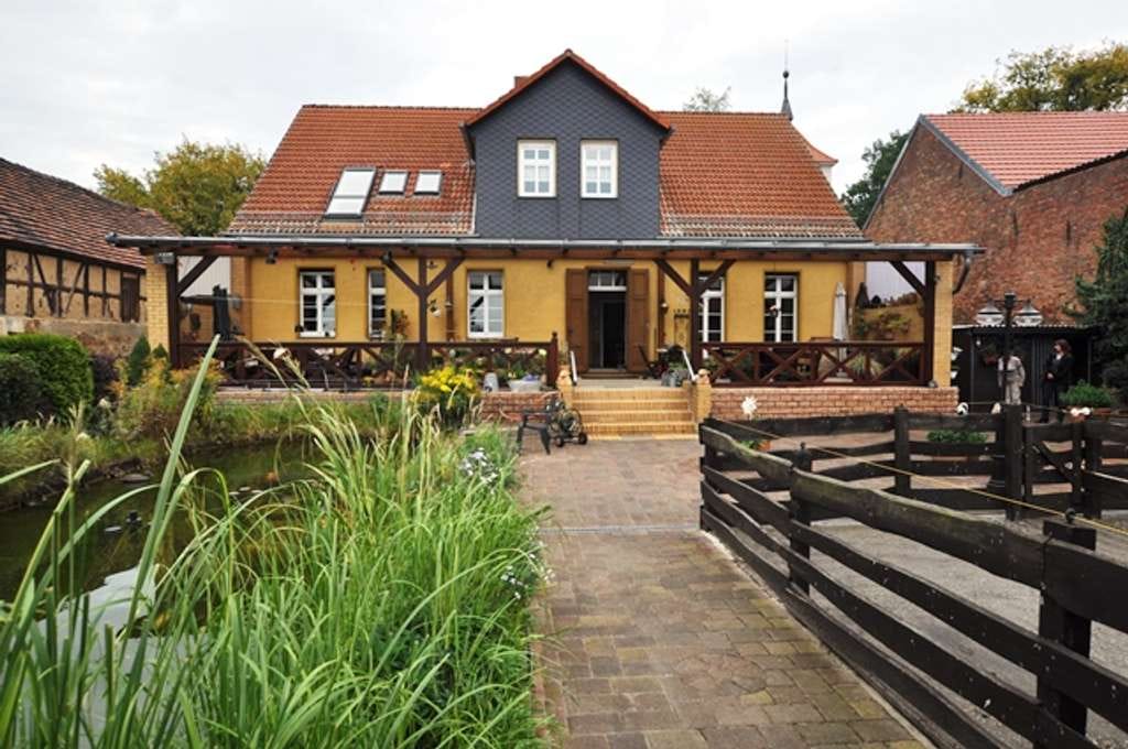 Immobilie in Treuenbrietzen - Familien-Landhaus zum Leben mit Pferden in idyllischer Dorfmitte - Bild 0