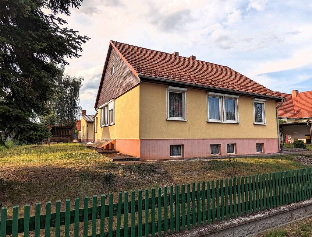Immobilie in Lübben (Spreewald) - Einfamilienhaus und großzügiges Grundstück mit viel Potenzial in begehrtester Lage von Lübben - Bild 0