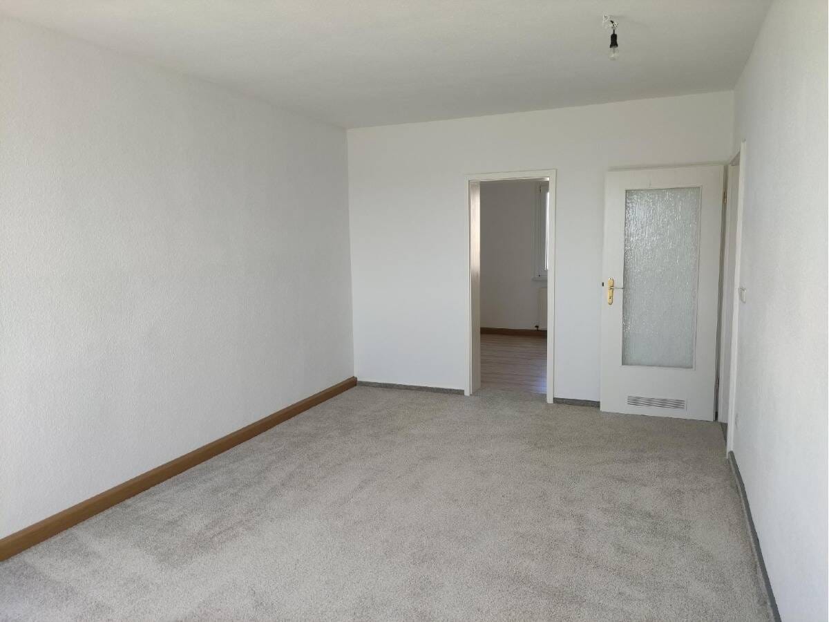 Immobilie in Thallwitz - Günstiger geht nicht - 3 Zimmer inklusive Stellplatz auf dem Land - Bild 3