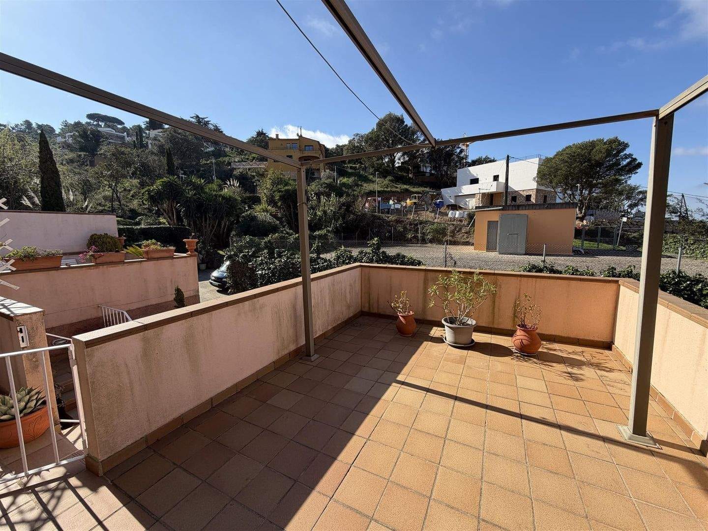 Immobilie in Wesenberg - Doppelhaushälfte mit Garten, Terrasse und großer Garage in Begur - Bild 4