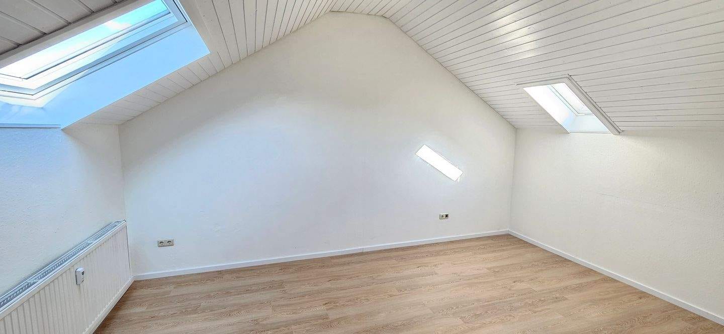 Immobilie in Neumarkt in der Oberpfalz - Neu renoviert - Attraktives 1 Zimmer Appartement mit Stellplatz in ruhiger Lage von Neumarkt - Bild 1