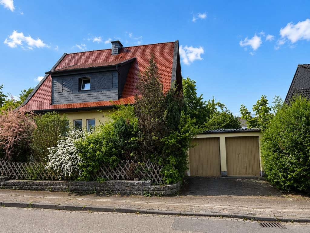 Immobilie in Uffenheim - Familientraum mit Paradiesgarten - Schnuckeliges Haus - 5 Zimmer, Terrasse, Doppelgarage, Bestlage! - Bild 4