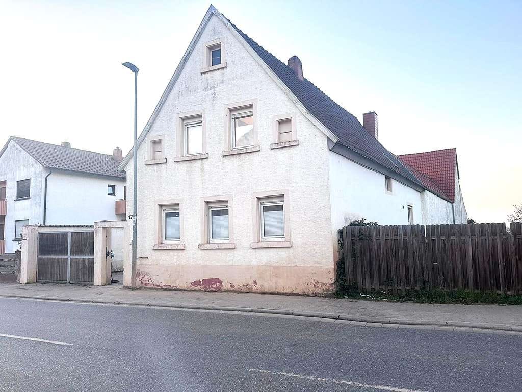 Immobilie in Hochdorf-Assenheim - Haus-Zwischenbau-große Scheune-Garten - Weiterer Ausbau selbstverständlich möglich! - Bild 1