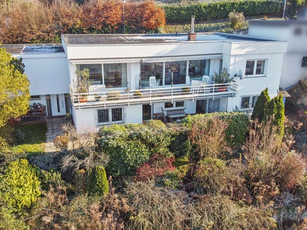 Immobilie in Kamp-Bornhofen - Kamp-Bornhofen: Einfamilienhaus mit Einliegerwohnung und unverbaubaren Blick auf den Rhein  - Bild 0