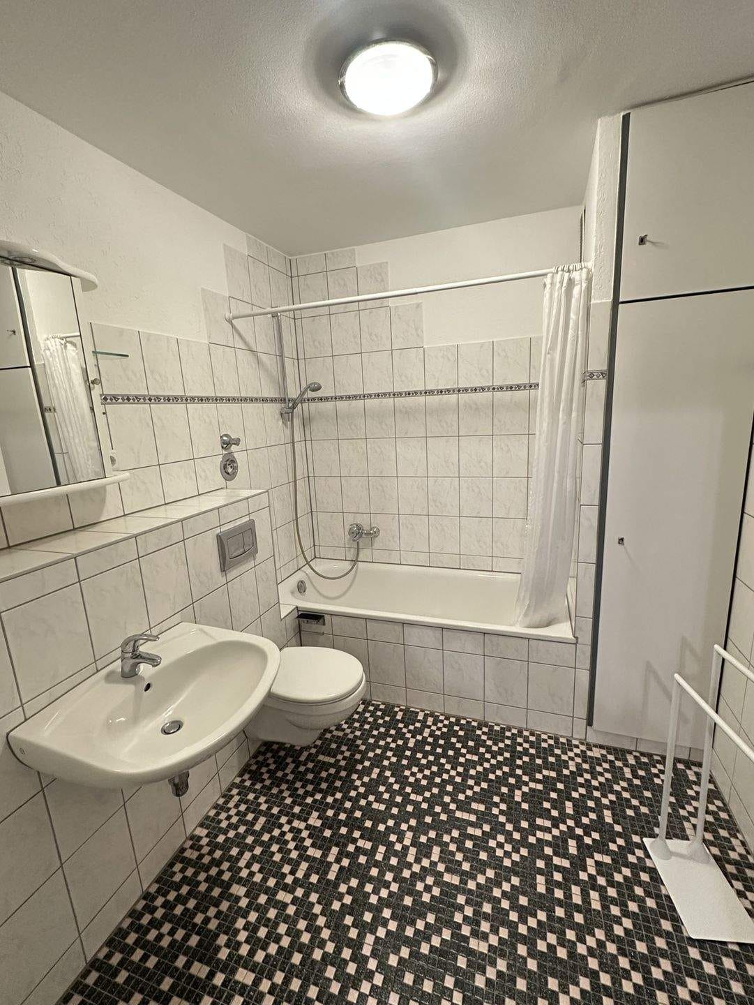 Immobilie in Glashütten - Naturnahe 2 Zimmer-Wohnung mit Balkon und PKW-Stellpatz. - Bild 2