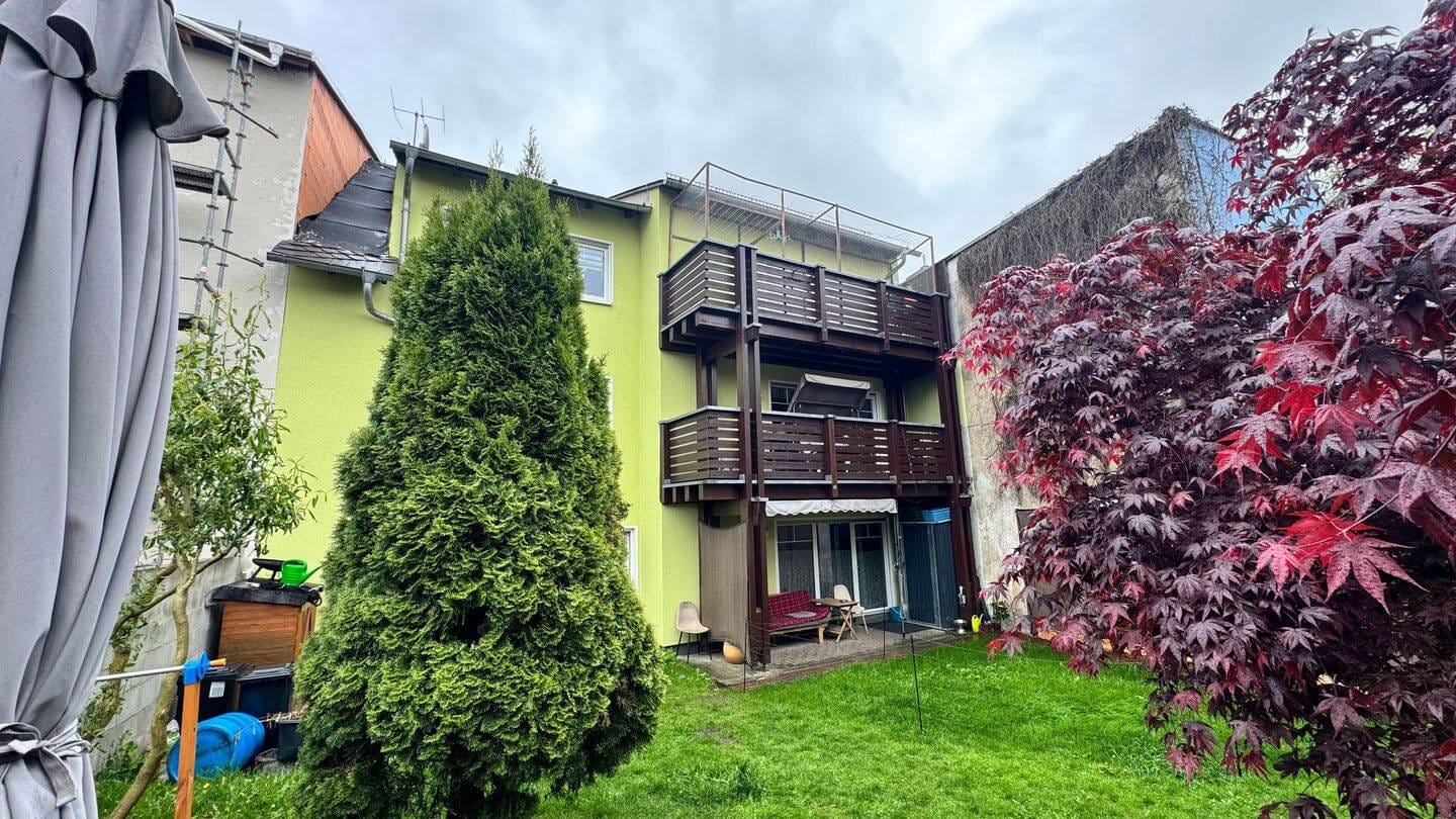 Immobilie in Hohenstein-Ernstthal - Neuwertiges Mehrfamilienhaus mit Balkonen und Terrasse  - Bild 1