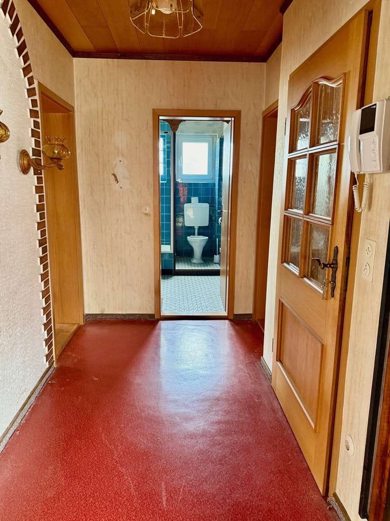 Immobilie in Nordstemmen - Charmantes Einfamilienhaus mit Wintergarten und Garage auf großem Grundstück - Bild 4