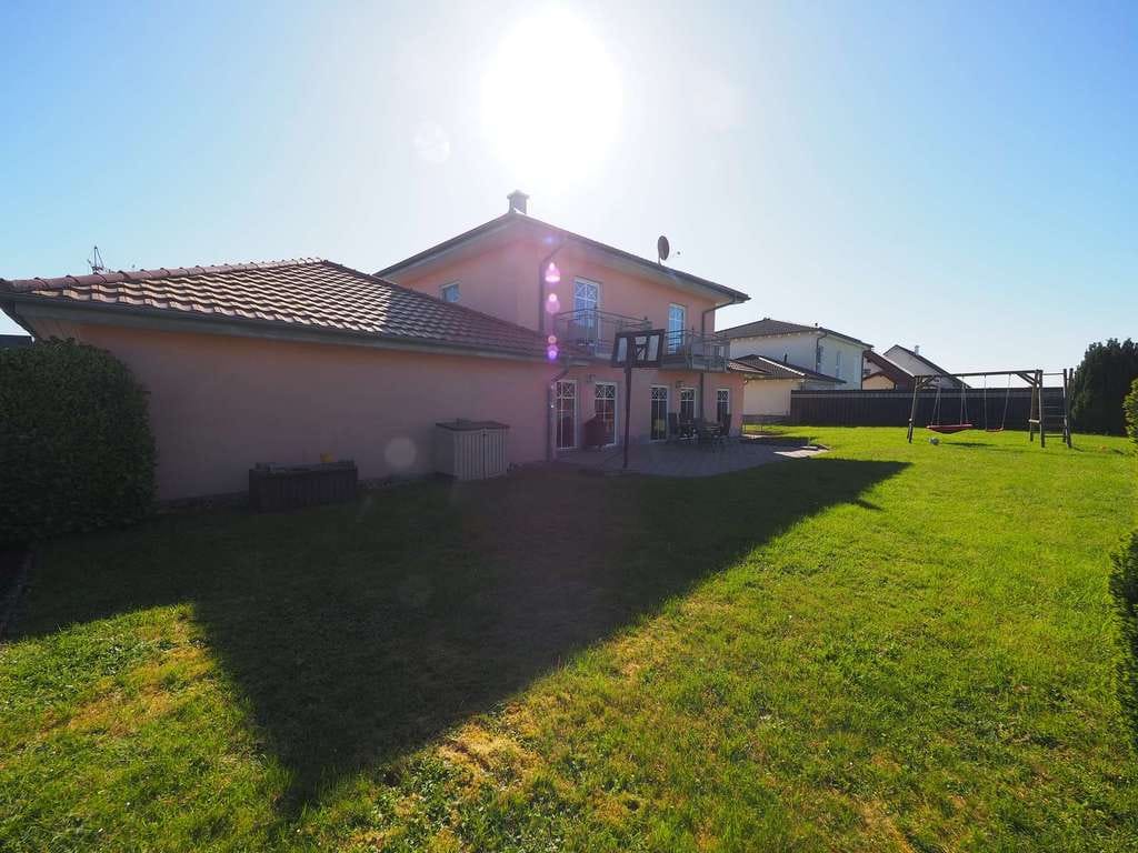 Immobilie in Herschberg - AUSSERGEWÖHNLICHES EINFAMILIENHAUS MIT VIEL PLATZ, DOPPELGARAGE UND SCHÖNEM GARTEN - Bild 2