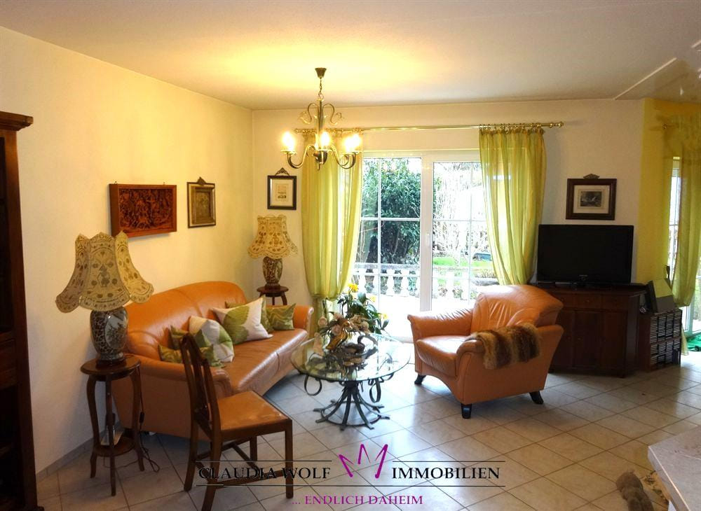 Immobilie in Dombühl - *** AUF DEM LAND UND TROTZDEM GLEICH IN DER STADT - Wunderschöne DHH mit Garten in Dombühl *** - Bild 2