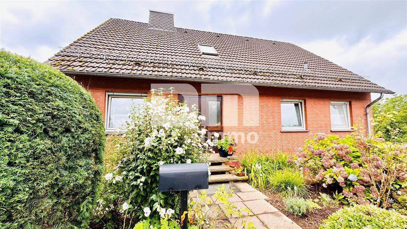 Immobilie in Bad Karlshafen - Modernisiertes Einfamilienhaus mit Einliegerwohnung, Wintergarten, Sauna und 2 Garagen - Bild 2