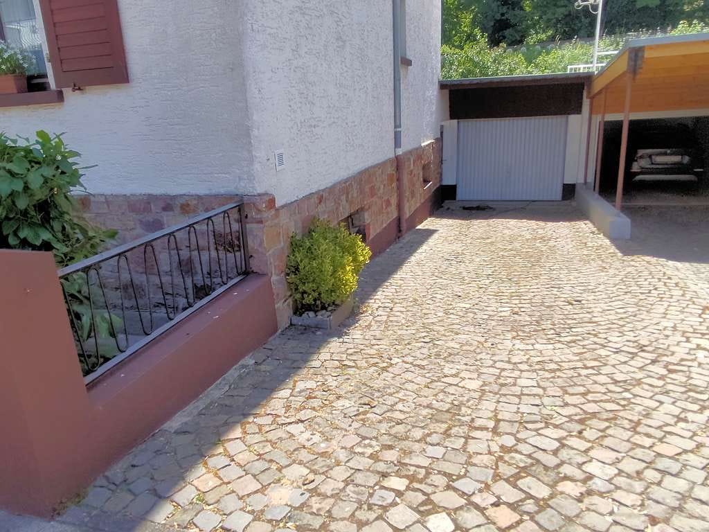 Immobilie in Stromberg - Altbaucharme in bester Wohnlage, Gepflegtes Zweifamilienhaus mit Garten & 3 Garagen in Stromberg - Bild 2