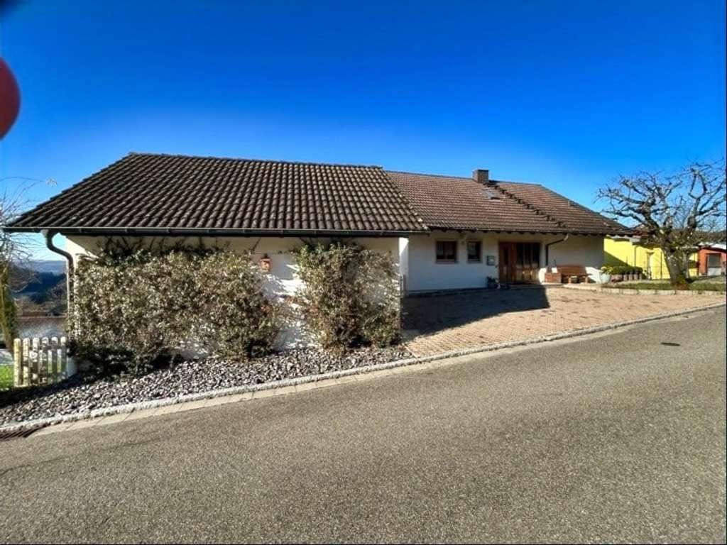 Immobilie in Küssaberg - Einfamilienhaus mit Einliegerwohnung in Küssaberg- Bechtersbohl - Bild 1