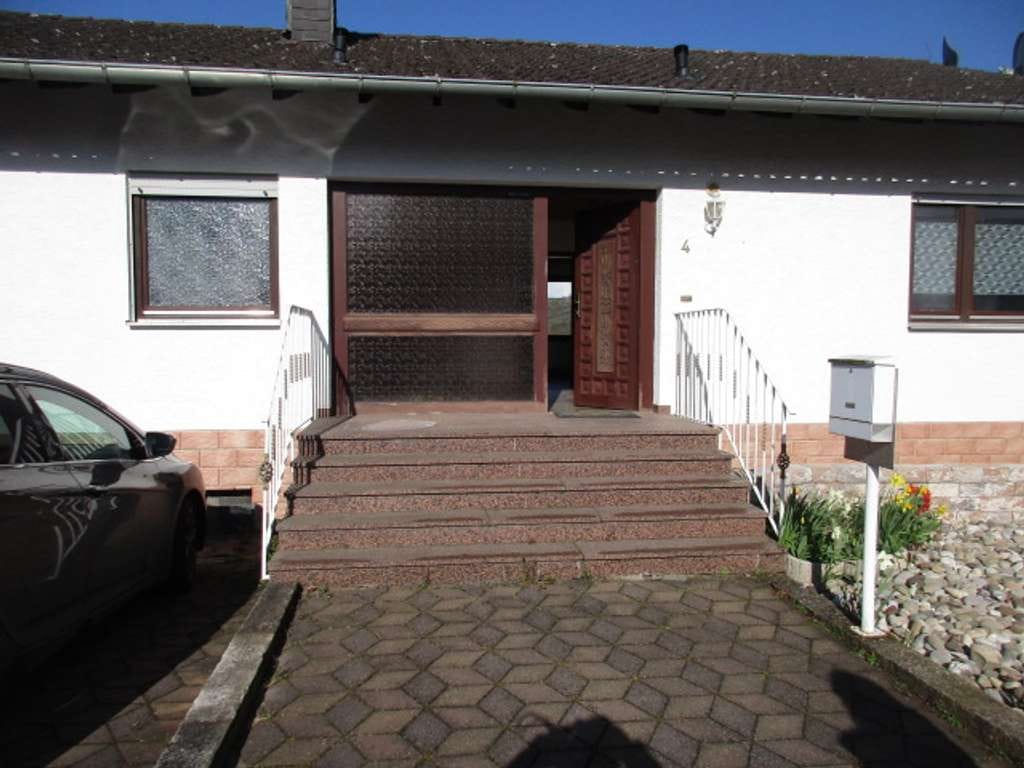 Immobilie in Guldental - Freistehendes EFH mit Garage, Garten und Nebengebäuden - Bild 1