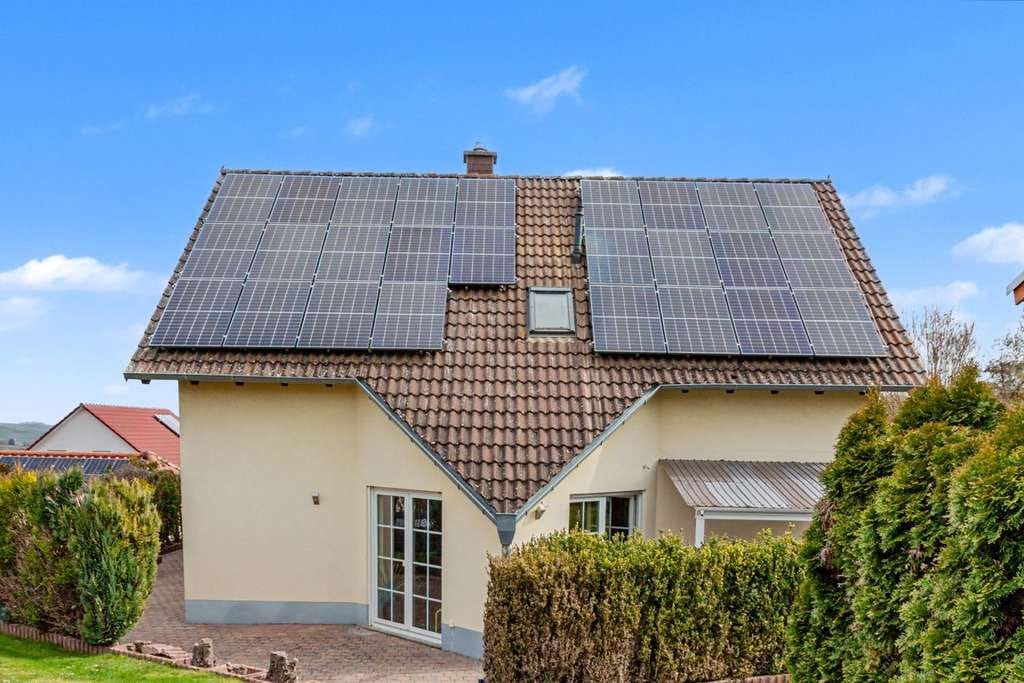 Immobilie in Hüffelsheim - Einfamilienhaus - Traum für junge Familien mit tollem Garten in Südausrichtung - Bild 0