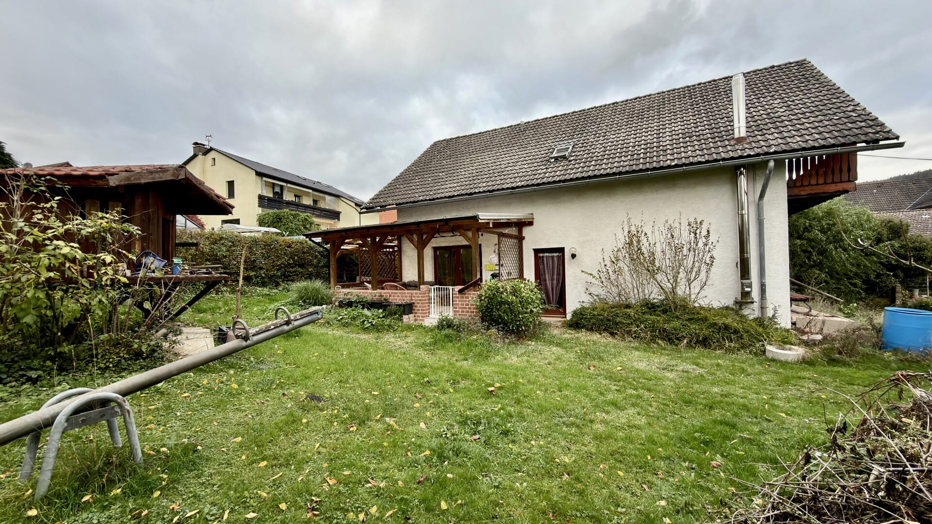 Immobilie in Malsfeld - Attraktives Einfamilienhaus mit großem Raumangebot und Garten - Keine Käuferprovision! - Bild 1