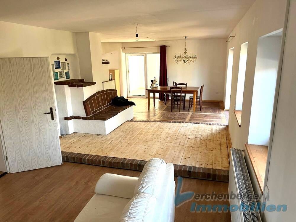 Immobilie in Landau an der Isar - **Zweifamilienhaus in Landau/Isar – Ihr neues Zuhause mit vielseitigen Möglichkeiten** - Bild 1