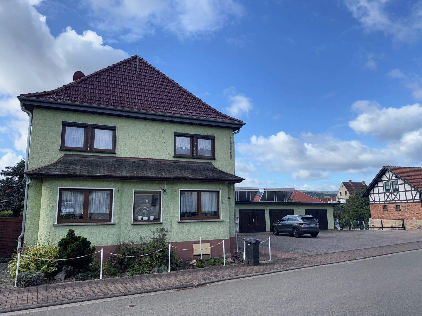 Immobilie in Breitungen/Werra - Großes Anwesen mit großem Pool in guter Lage von Breitungen - Bild 4