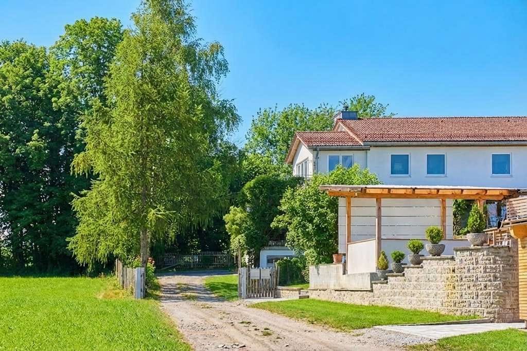 Immobilie in Windach - Alpenblick trifft Gartenidylle – Außergewöhnliches Zweifamilienhaus mit ca. 320 m² Wohnfläche - Bild 0