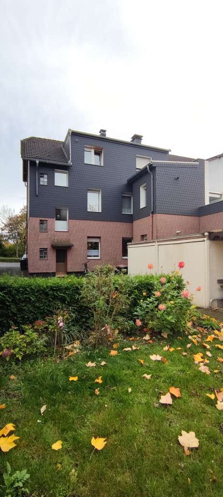 Immobilie in Recklinghausen - Mit Potenzial! Dreifamilienhaus mit zwei Garagen in Recklinghausen-Hochlar - Bild 3