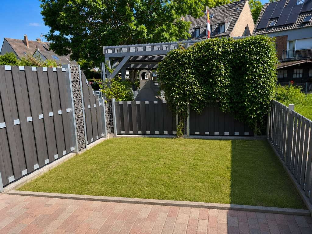 Immobilie in Rees - Modernisiertes Reihenmittelhaus + Dachterrasse u. hochwertiger Ausstattung im historischen Stadtkern - Bild 1