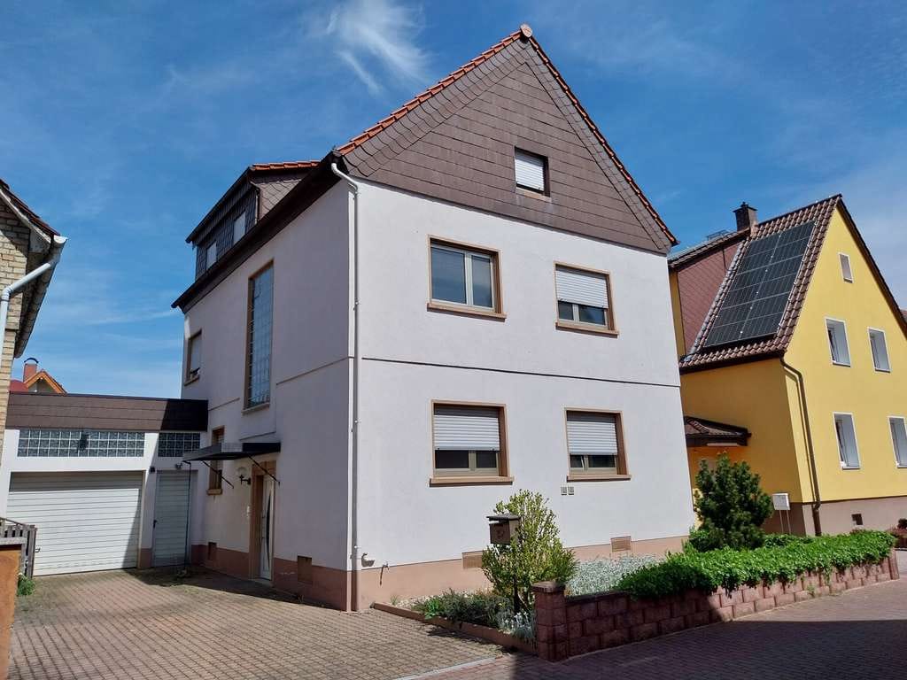 Immobilie in Bürstadt - Das Platzwunder – Haus mit vielen Möglichkeiten - Bild 0