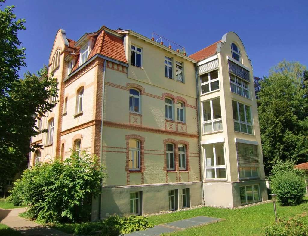 Immobilie in Ellwangen (Jagst) - Ihr neues Zuhause: 5,5 Zi. - 130 m² große Souterrain-ETW in Villa in ruhiger Ellw. Zentrumslage - Bild 0
