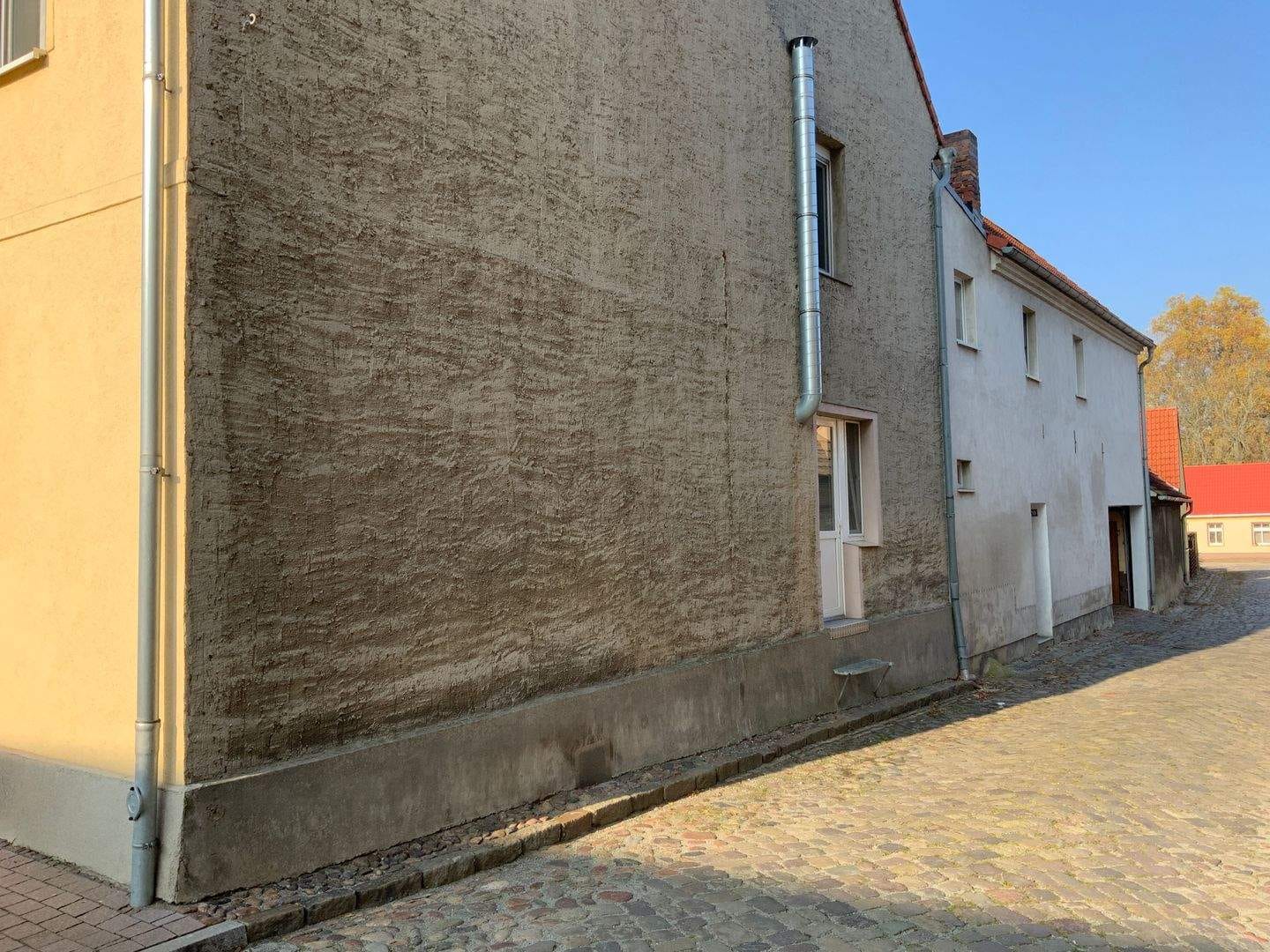 Immobilie in Sonnewalde - Wohn- und Geschäftshaus plus Einfamilienhaus auf einem Grundstück - Komplett vermietet und in den letzten Jahren saniert - Bild 3