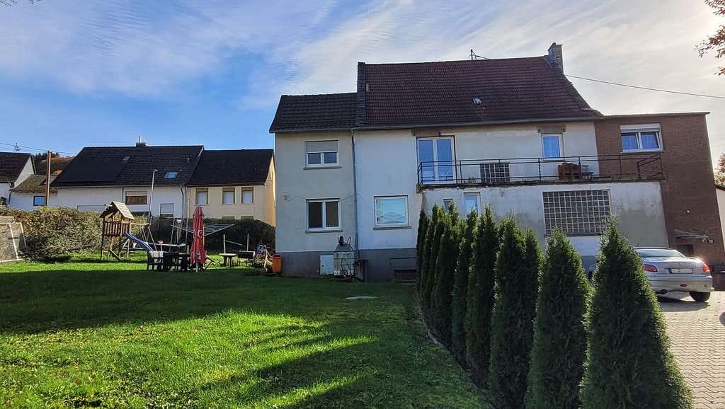 Immobilie in Bärenbach - Zweifamilienhaus mit großem Grundstück - Bild 2