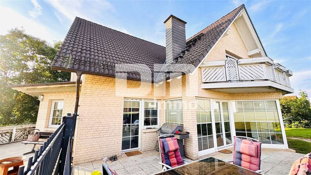 Immobilie in Niestetal - Hochklassiges Einfamilienhaus mit Einliegerwohnung  in Bestlage auf großem Traumgrundstück - Bild 1