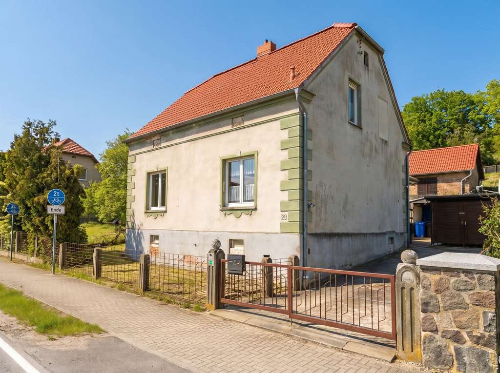 Immobilie in Niederfinow - Einfamilienhaus mit Nebengelass und weitem Blick über Wiesen und den Finowkanal - Bild 0