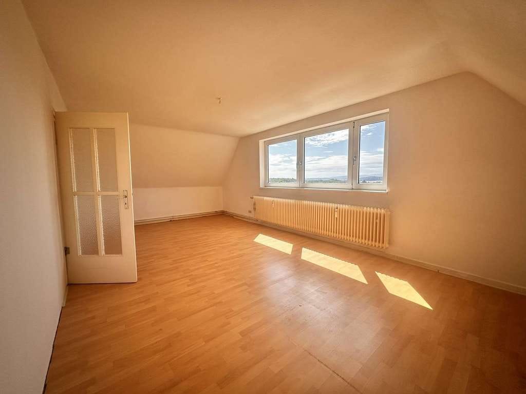 Immobilie in Salzgitter - Charmante 2-Zimmer-Dachgeschosswohnung mit Weitblick ins Grüne - Bild 1