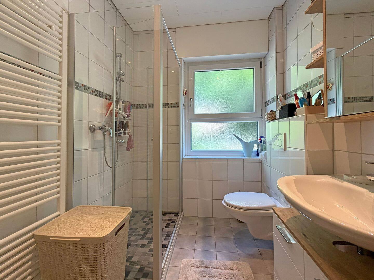 Immobilie in Koblenz - Attraktives Mehrfamilienhaus mit drei Wohnungen als Kapitalanlage - Bild 4