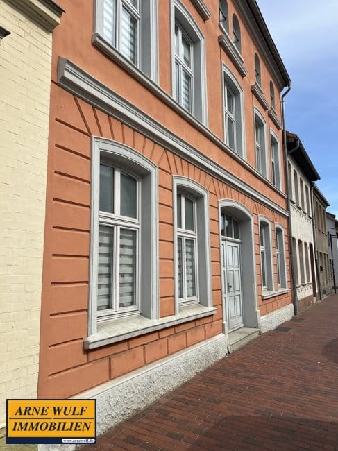 Immobilie in Parchim - Mehrfamilienhaus / Stadthaus in zentraler Altstadtlage von Parchim - Bild 1