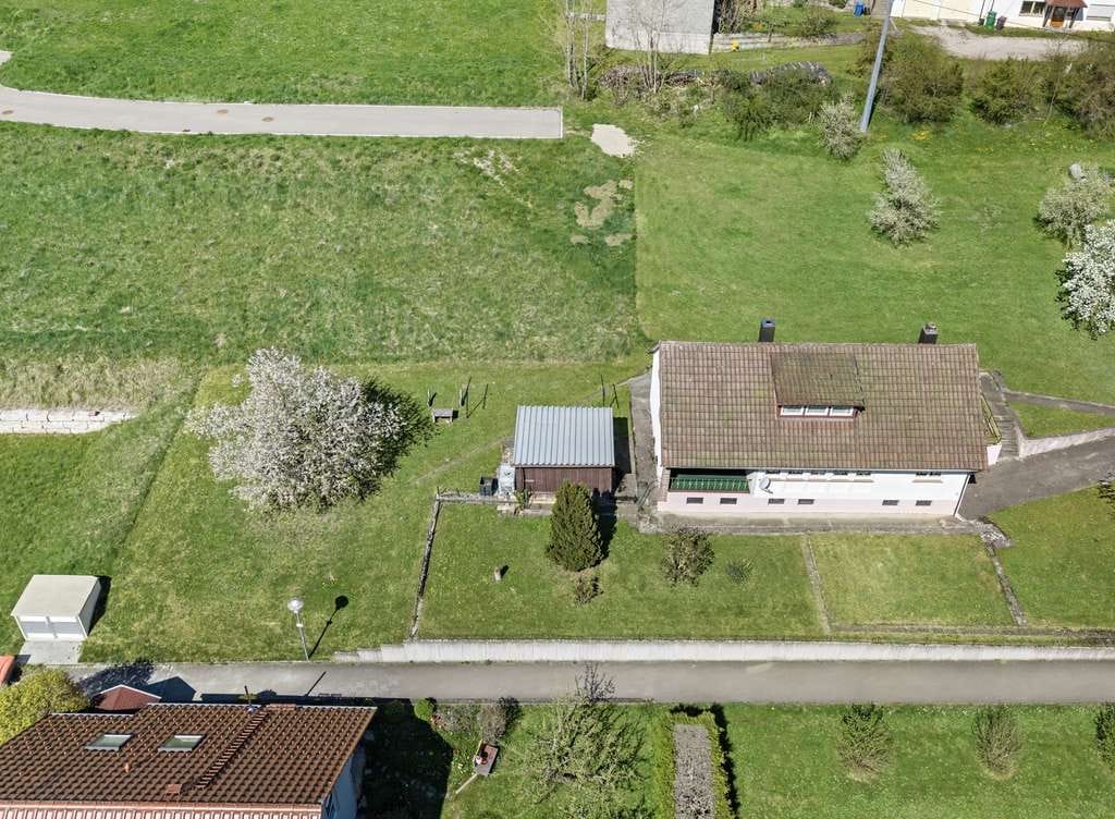 Immobilie in Dietingen - Ruhig gelegenes EFH mit großem Garten & Potenzial - Bild 3