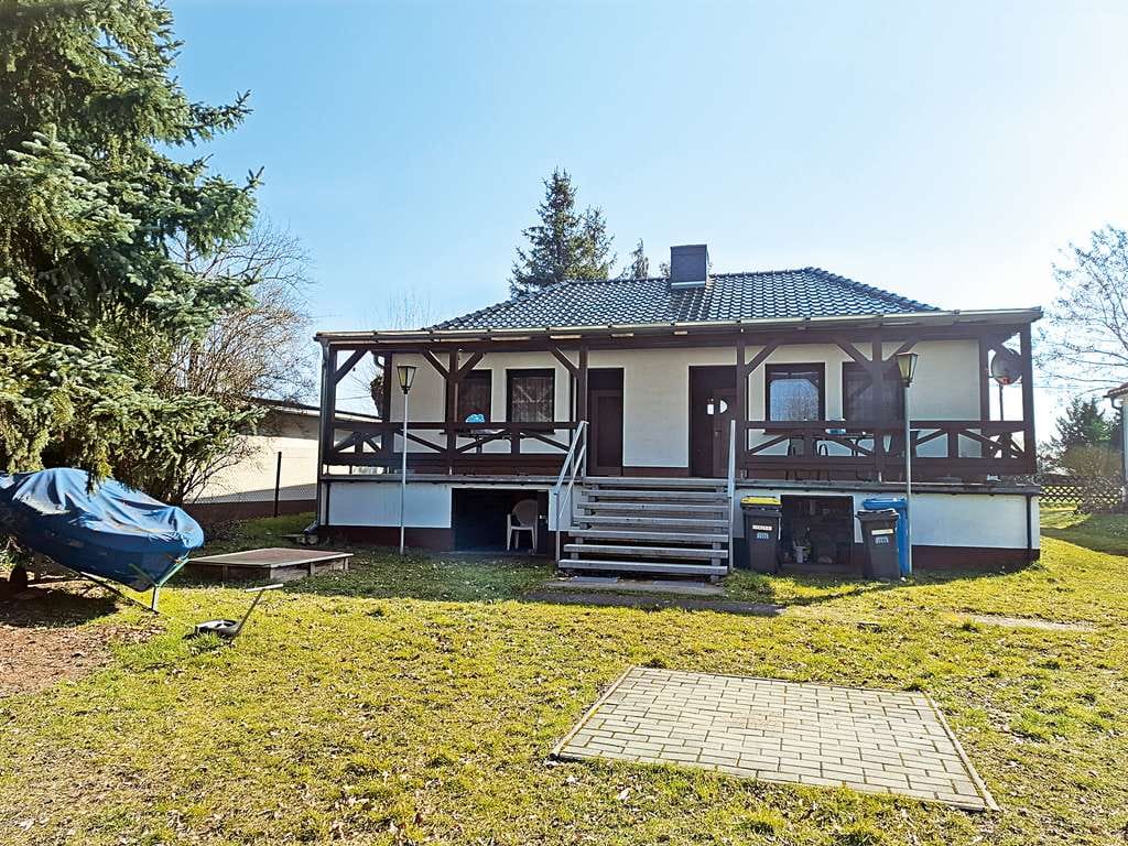 Immobilie in Roskow - Attraktives Freizeit- und Erholungsgrundstück am Beetzsee, bebaut mit einem Ferienhaus - Bild 0