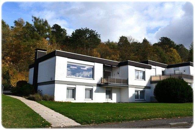 Immobilie in Korbach - Gepflegte Doppelhaushälfte mit großzügigem Raumangebot in ruhiger Stadtrandlage -  familienfreundlich & naturnah! - Bild 0