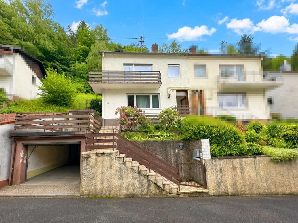 Immobilie in Neidenfels - Grüne Aussichten: Einfamilienhaus (DHH) mit Einliegerwohnung, Garage und Garten in Waldrandlage - Bild 0