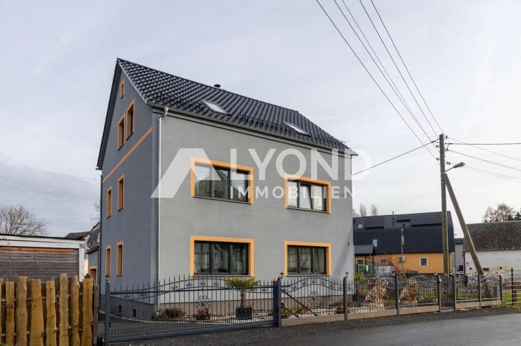 Immobilie in St. Egidien - Stilvoll saniertes Zweifamilienhaus mit Garten & Terrasse in idyllischer Lage von St. Egidien - Bild 0