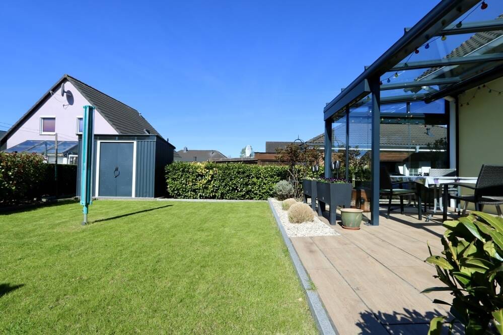 Immobilie in Mönchhagen - Clever finanzieren durch Vermietung! Ca. 178m² großes EFH mit ELW u. Carport auf 579m² großem Grdst. - Bild 3