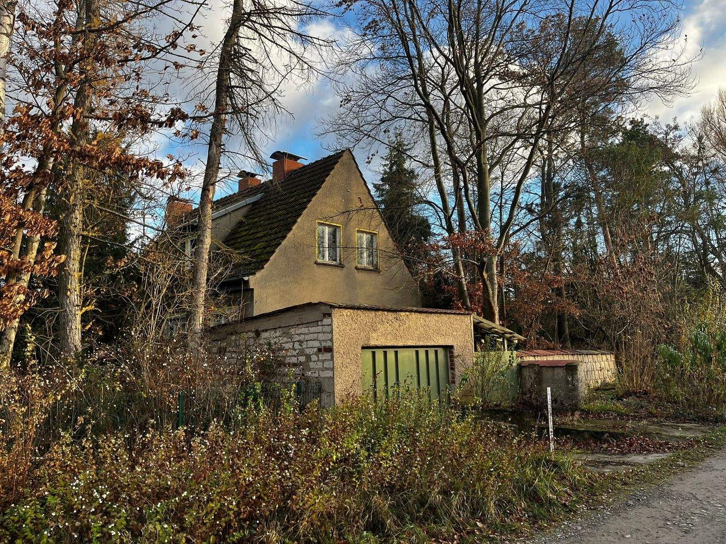 Immobilie in Großschwabhausen - Geräumiges Familienhaus mit viel Potenzial in Hohlstedt - Bild 1