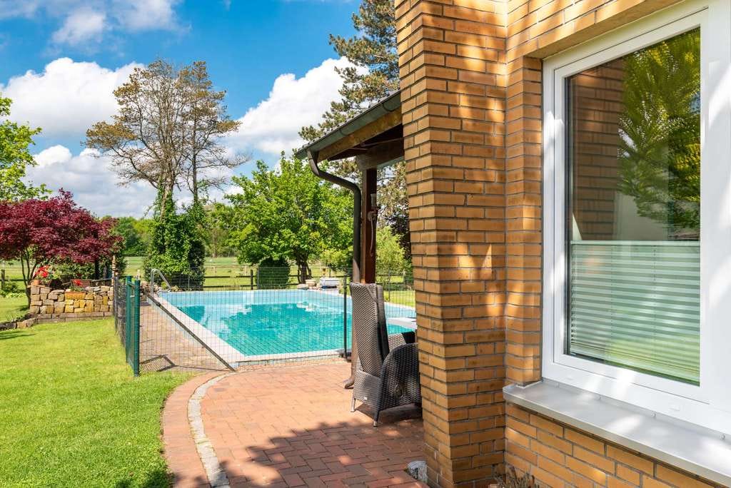 Immobilie in Rotenburg - Urlaubsgefühl mit eigenem Pool - Bild 1