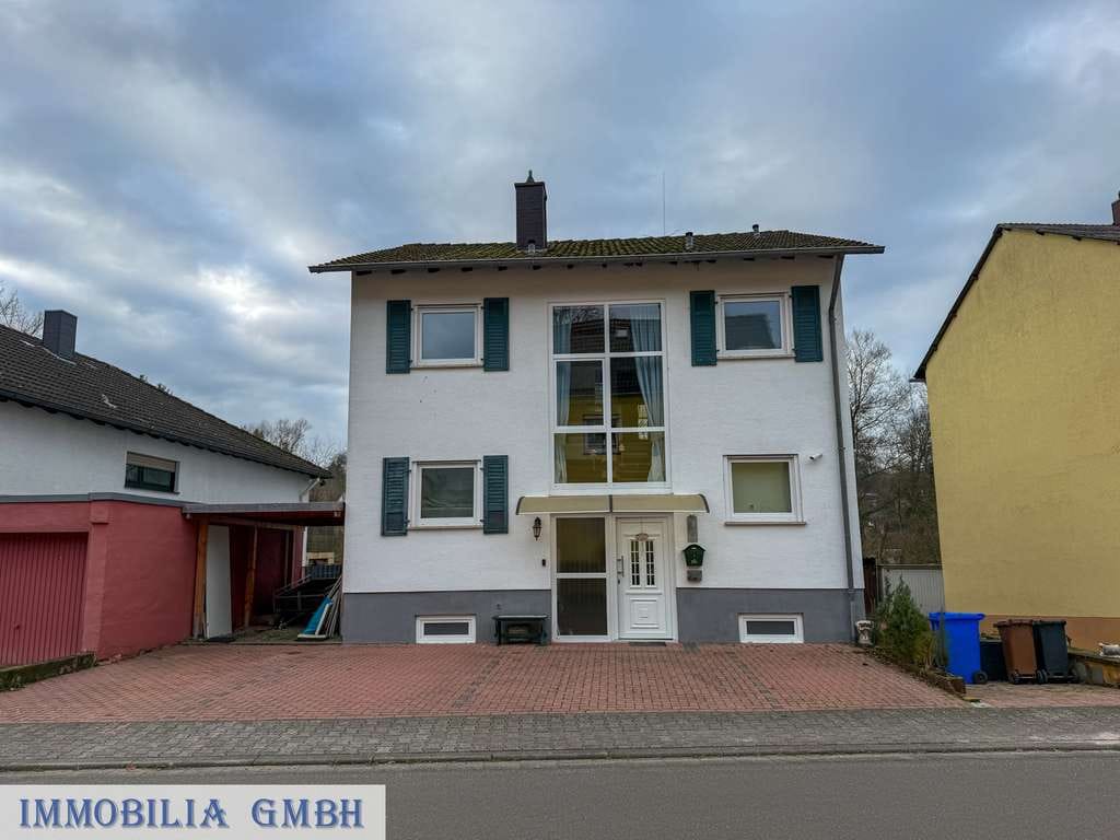 Immobilie in Hornbach - WOHNEN IN DER KLOSTERSTADT HORNBACH- Einfamilienhaus mit 2 Ferienwohnungen, Grundstück und Carport - Bild 1
