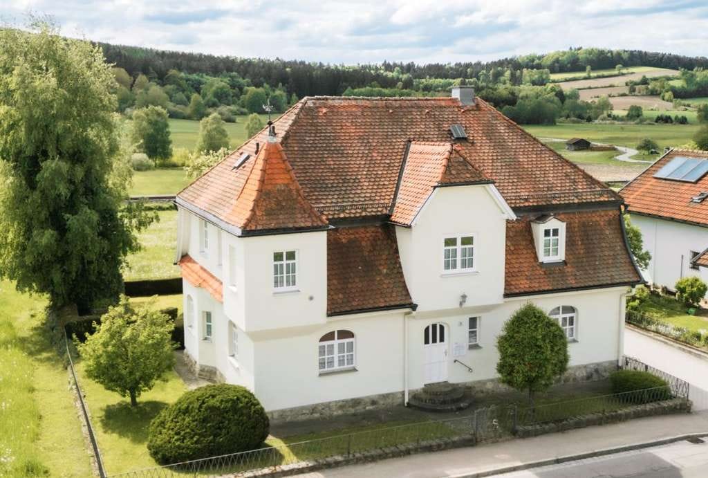 Immobilie in Waldmünchen - Historischer Charme-geräumiges Haus mit weitem Blick - Bild 1