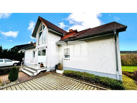 Immobilie in Bad Emstal - Moderne 3-Zimmerwohnung mit Terrasse in idyllischer Ortsrandlage mit Panoramablick - Bild 0