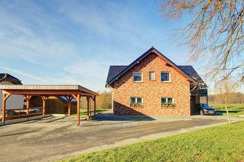Immobilie in Helmenzen - Exklusives und besonders hochwertig ausgestattetes Zweifamilienhaus in Ortslage; barrierefrei - Bild 4