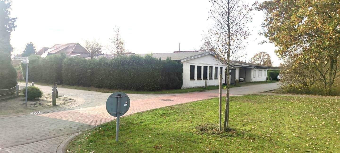 Immobilie in Dörverden - Preissenkung!!! Zweifamilienhaus in Bungalow-Form in Dörverden nahe am Gemeinde-Kindergarten! - Bild 0