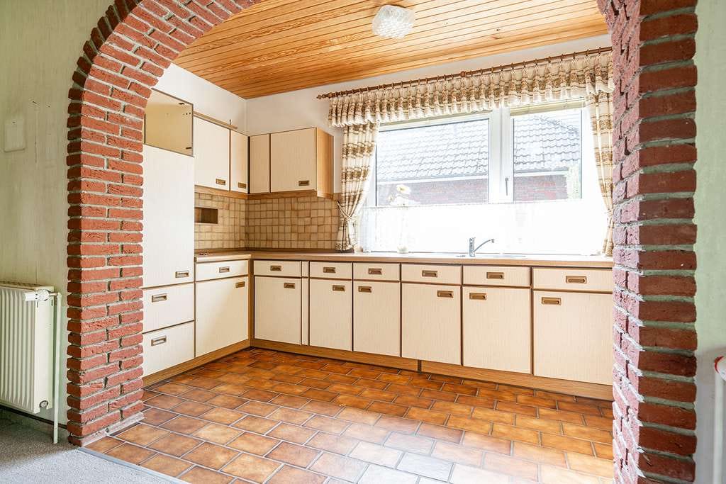 Immobilie in Esens - Sackgassenlage in Esens: Geräumiges Wohnhaus mit Blick ins Grüne - Bild 3