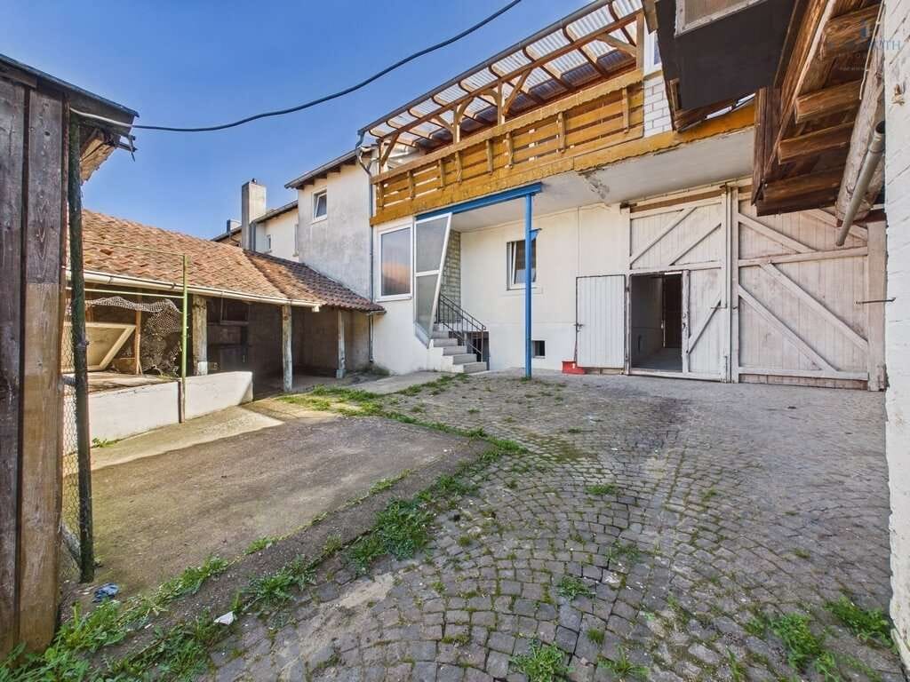 Immobilie in Göllheim - **Sanierungsbedürftiges 1-2 FH (ca. 161m²) mit Innenhof, gr. Garage, uvm. - zentrale Lage!** - Bild 2