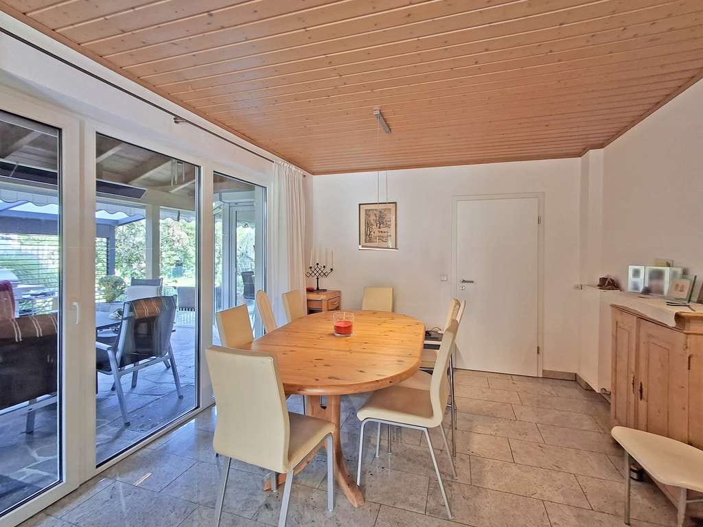 Immobilie in Wiesau - Familienfreundliches EFH mit Einliegerwohnung, Garten & Carport - Bild 4